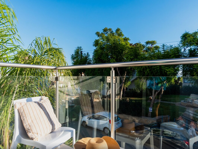 фотографии отеля Sanders Rio Gardens - Charming 1-bedroom Apartment With Shared Pool And Balcony изображение №19