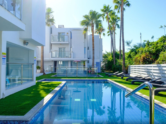 фото отеля Sanders Rio Gardens - Charming 1-bedroom Apartment With Shared Pool And Balcony изображение №17