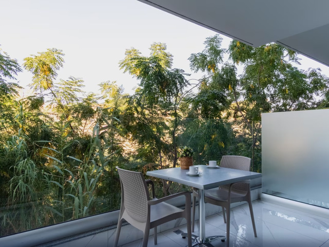 фото отеля Sanders Rio Gardens - Charming Studio With Shared Pool And Balcony изображение №9