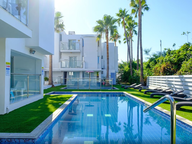 фото отеля Sanders Rio Gardens - Chic 1-bedroom Apartment With Shared Pool And Balcony изображение №1