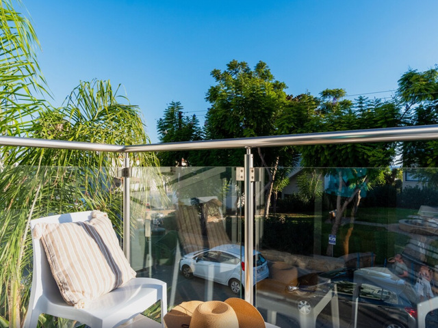 фото отеля Sanders Rio Gardens - Compact 1-bedroom Apartment With Shared Pool And Balcony изображение №9