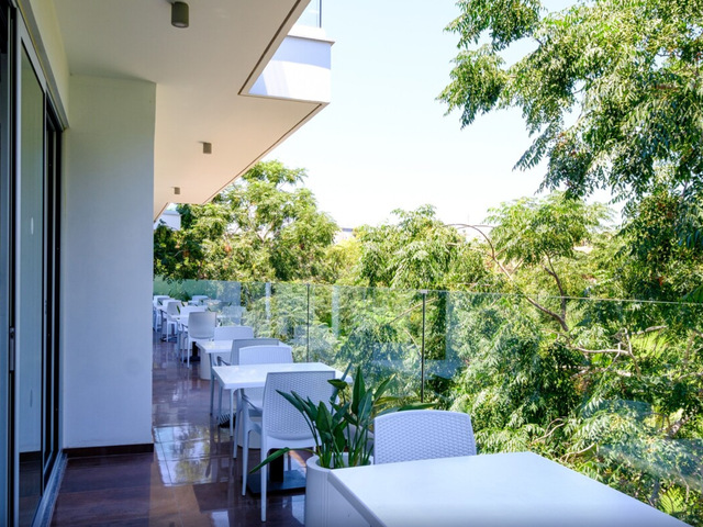 фотографии отеля Sanders Rio Gardens - Compact 1-bedroom Apartment With Shared Pool And Balcony изображение №3