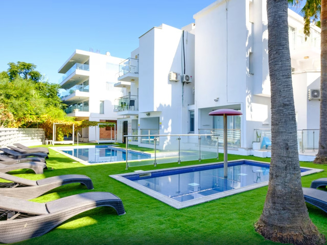 фото отеля Sanders Rio Gardens - Cozy Studio With Shared Pool And Terrace изображение №1