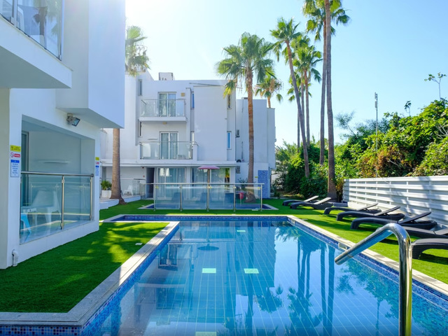 фото отеля Sanders Rio Gardens - Enchanting Studio With Shared Pool And Balcony изображение №1