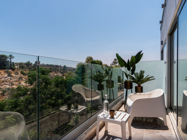 фото отеля Sanders Rio Gardens - Enchanting Studio With Shared Pool And Balcony изображение №17