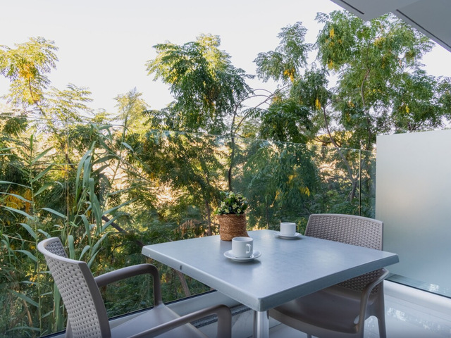 фото отеля Sanders Rio Gardens - Generous Studio With Shared Pool And Balcony изображение №13