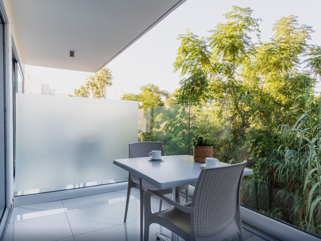 фото Sanders Rio Gardens - Ideally Planned Studio With Shared Pool & Balcony изображение №2