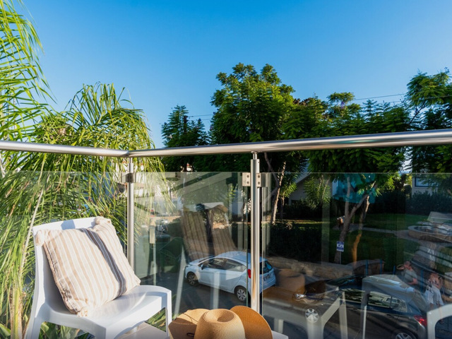 фото отеля Sanders Rio Gardens - Pleasant 1-bedroom Apartment With Shared Pool & Balcony изображение №17