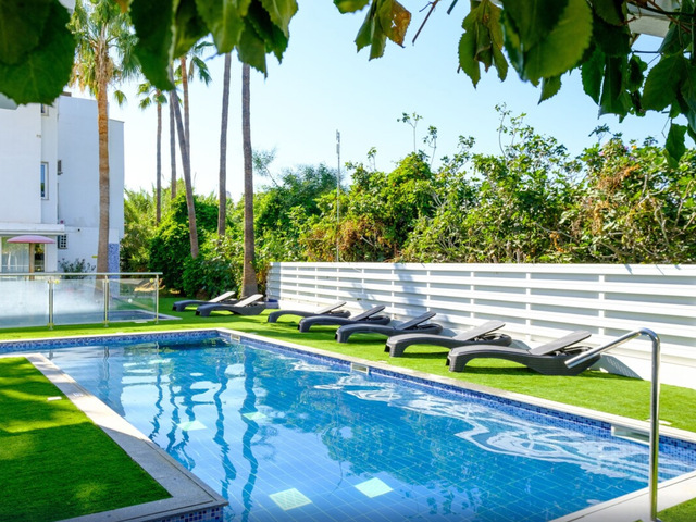 фото отеля Sanders Rio Gardens - Pleasant 1-bedroom Apartment With Shared Pool & Balcony изображение №9