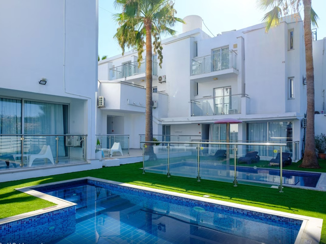 фотографии Sanders Rio Gardens - Popular 1-bedroom Apartment With Shared Pool And Balcony изображение №12