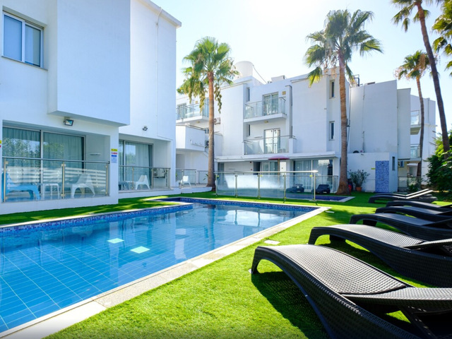 фото Sanders Rio Gardens - Popular 1-bedroom Apartment With Shared Pool And Balcony изображение №10