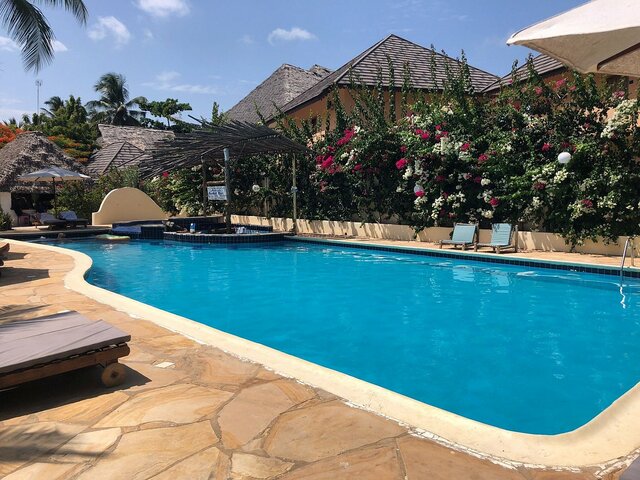 фото отеля Mr. Kahawa Waterfront Suites (ex. The Waterfront Zanzibar Beach Hotel) изображение №1