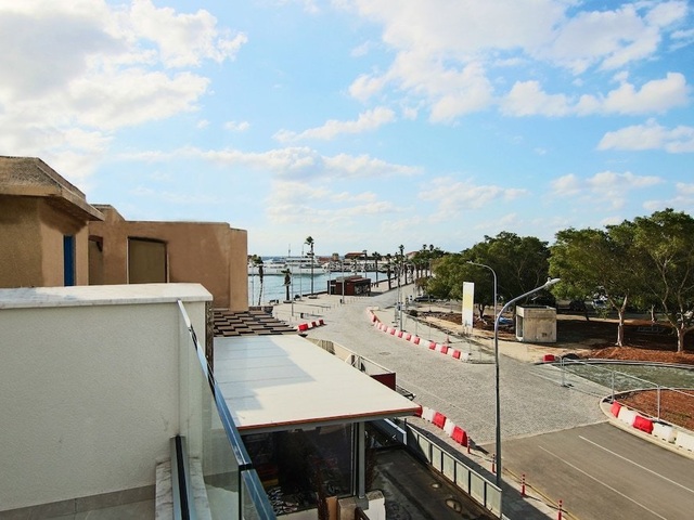 фото отеля Phaedrus Living - Seaside Luxury Flat Harbour 108 изображение №1