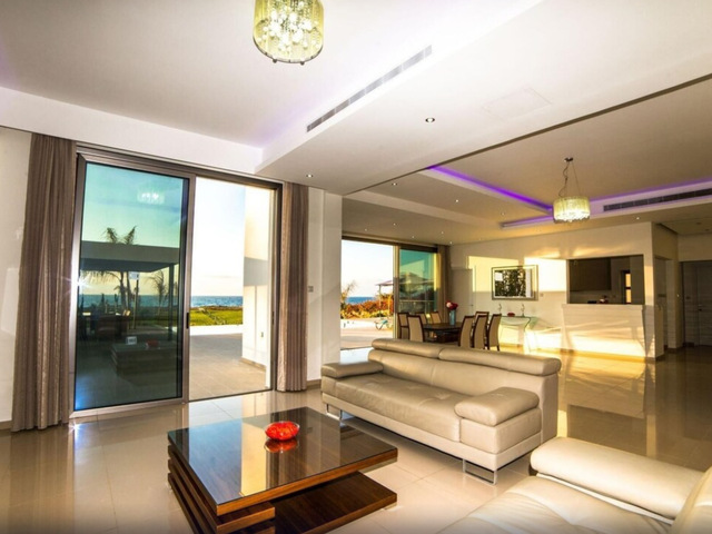 фото Eastmed Villas Paphos Limni Beach Villa Beachfront Four Bedroom Luxury Villa изображение №34