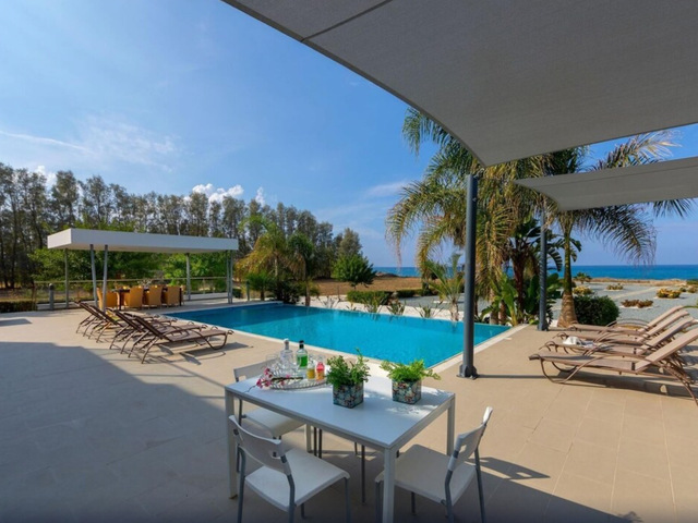 фотографии отеля Eastmed Villas Paphos Limni Beach Villa Beachfront Four Bedroom Luxury Villa изображение №35