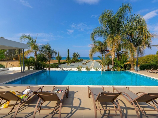 фото отеля Eastmed Villas Paphos Limni Beach Villa Beachfront Four Bedroom Luxury Villa изображение №25