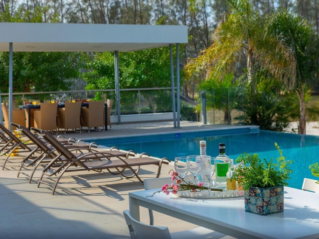 фото Eastmed Villas Paphos Limni Beach Villa Beachfront Four Bedroom Luxury Villa изображение №30