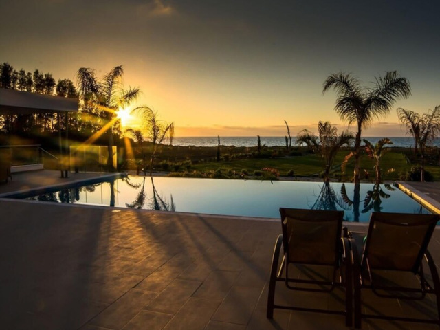 фото отеля Eastmed Villas Paphos Limni Beach Villa Beachfront Four Bedroom Luxury Villa изображение №21