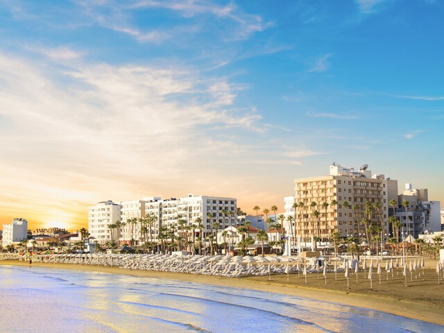 фотографии отеля Larnaca Beach Apartment изображение №15