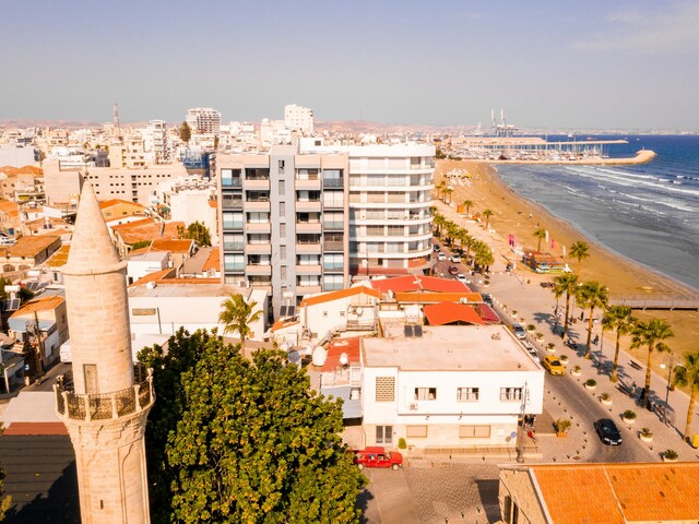 фото Larnaca Beach Apartment изображение №14