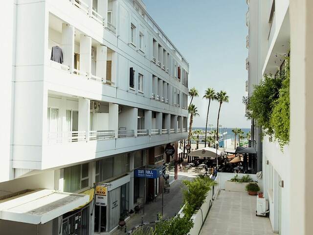фото отеля Larnaca Beach Apartment изображение №5