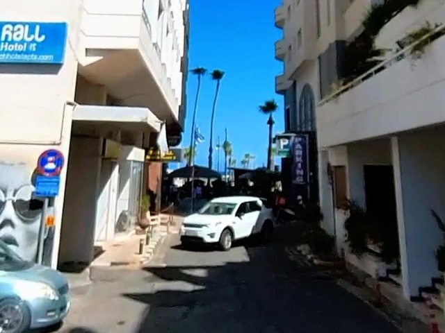 фото Larnaca Beach Apartment изображение №2