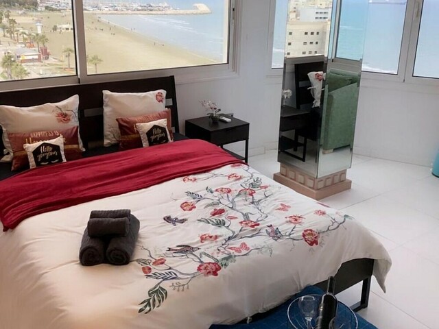 фото отеля Larnaca Seaview Rooms изображение №9