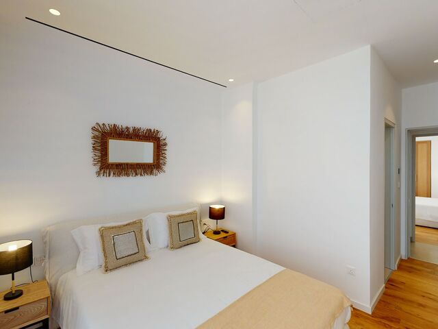 фото отеля Sanders Konnos Bay Cleo - Amazing 4-Bedroom Villa With A Side Sea View изображение №21