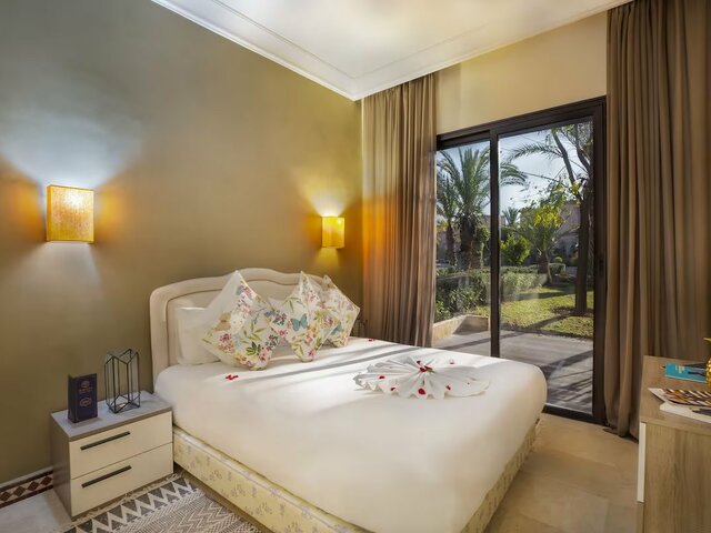 фото отеля Malaya Suites & Villas изображение №1