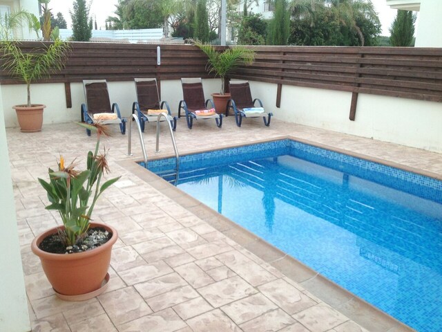 фотографии Luxury Villa - Private Pool And Wifi Perfect Location For A Holiday изображение №16
