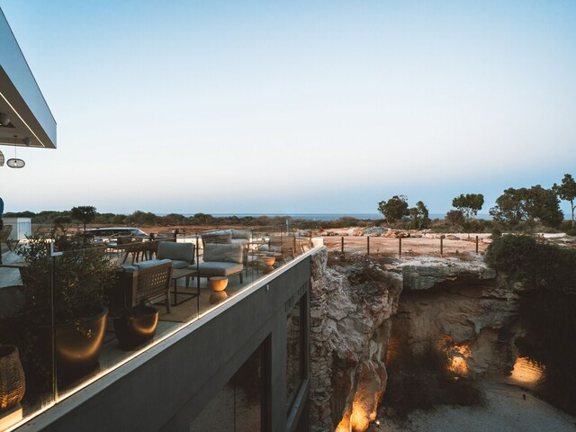 фото отеля Sanders Konnos Bay Ourania - Gorgeous 5-Bedroom Villa With Sea View изображение №1