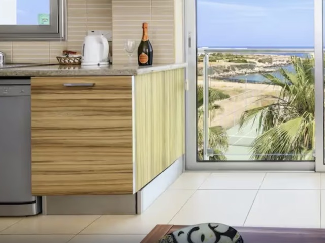 фотографии отеля Coralli Spa Beachfront Apartment With Breathtaking Sea Views изображение №19
