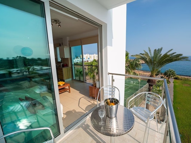фотографии Coralli Spa Beachfront Apartment With Breathtaking Sea Views изображение №4