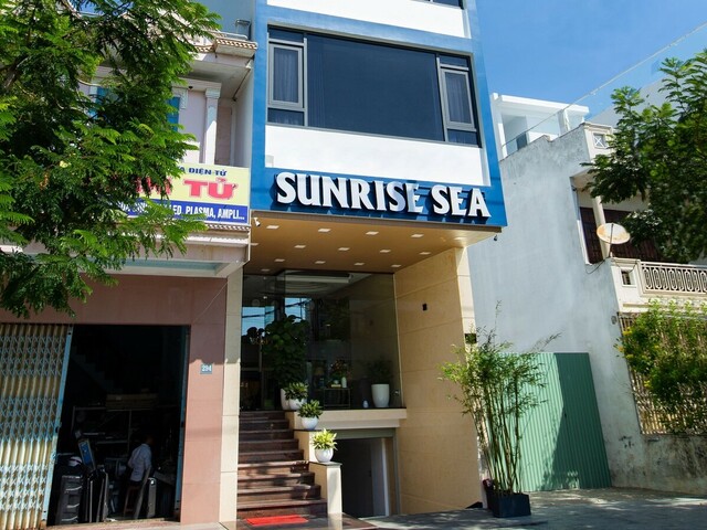фото отеля Sunrise Sea Hotel & Apartment изображение №1
