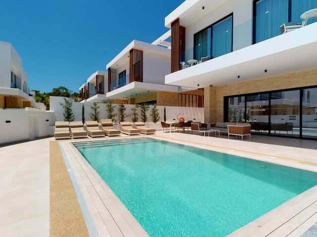 фото отеля Sanders Konnos Bay Erato - Beautiful 4-Bdr Villa With Side Sea View изображение №1