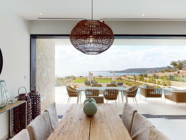 фото отеля Sanders Konnos Bay Nefeli - Fabulous 5-Bedroom Villa On the Beach Front изображение №13
