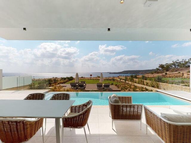 фото отеля Sanders Konnos Bay Nefeli - Fabulous 5-Bedroom Villa On the Beach Front изображение №1