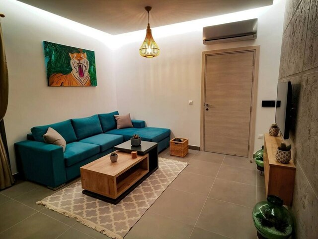 фото отеля Brand NEW 2-Bed Apartment In Agios Athanasios изображение №9