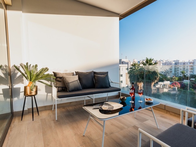фотографии Sanders Crystal 1 - Wonderful 4-Bedroom Penthouse Apartment With Communal Pool изображение №16