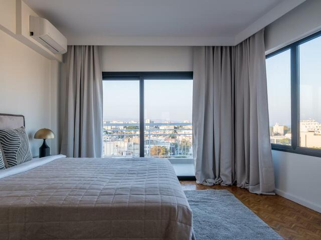 фото отеля Sanders Coral Court Penthouse - Cute 3-Bedroom Apartment With Balcony изображение №21