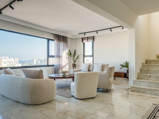 фотографии Sanders Coral Court Penthouse - Cute 3-Bedroom Apartment With Balcony изображение №16