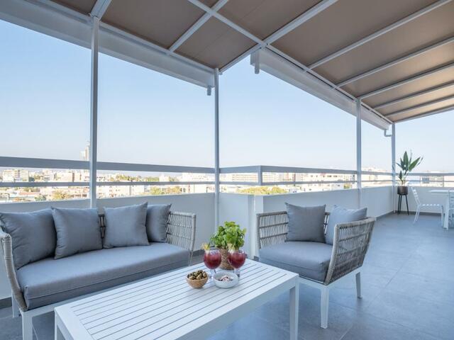 фотографии Sanders Coral Court Penthouse - Cute 3-Bedroom Apartment With Balcony изображение №24