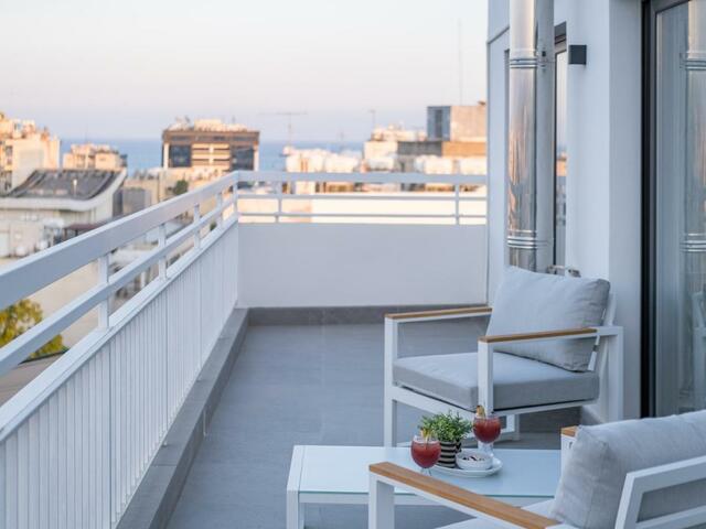 фотографии Sanders Coral Court Penthouse - Cute 3-Bedroom Apartment With Balcony изображение №12