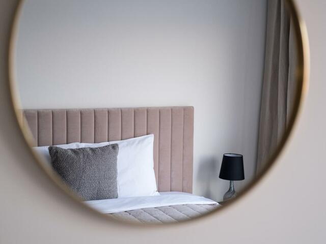 фото отеля Sanders Coral Court Penthouse - Cute 3-Bedroom Apartment With Balcony изображение №9