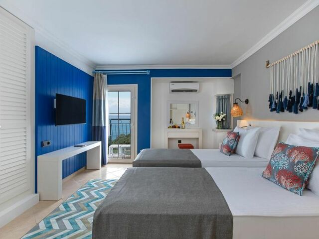 фото Holiday Inn Resort Bodrum (ex. Larissa Bodrum View Resort; Bodrum Bay Resort) изображение №10