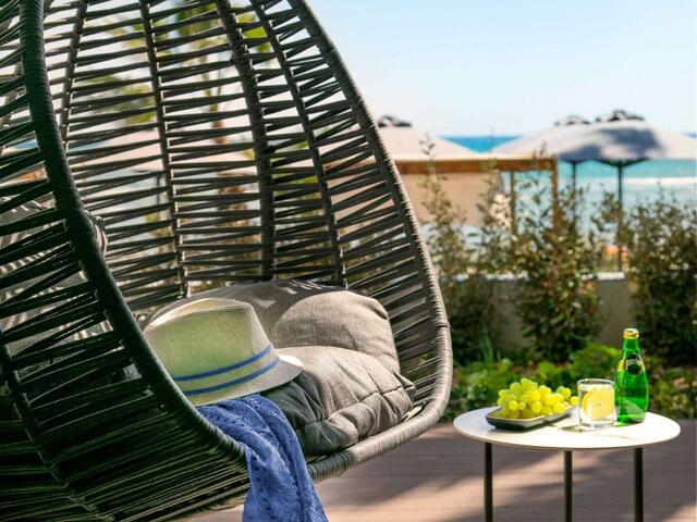 фотографии отеля Mercure Larnaca Beach Resort изображение №27