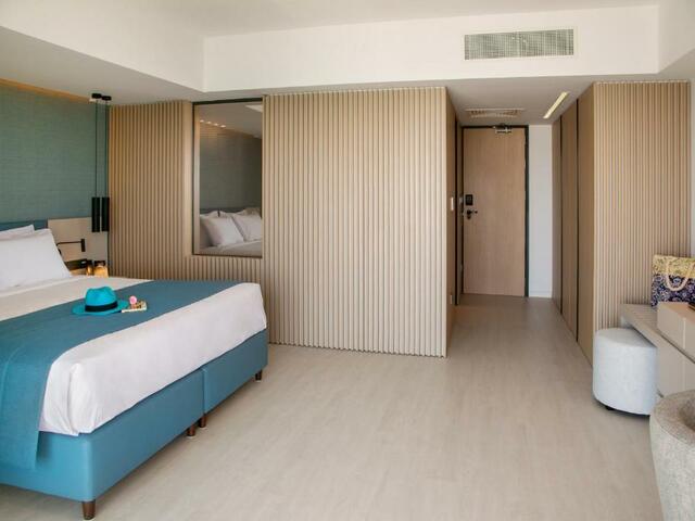 фото отеля Mercure Larnaca Beach Resort изображение №21