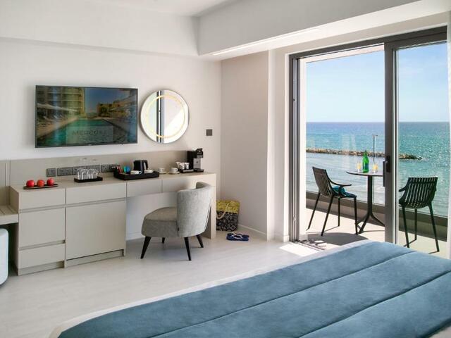 фото отеля Mercure Larnaca Beach Resort изображение №9
