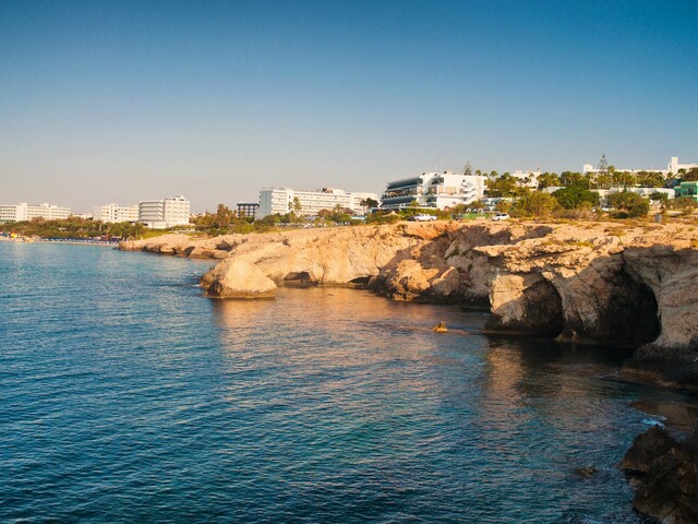 фото отеля By The Beach - Emerald Seaview изображение №5
