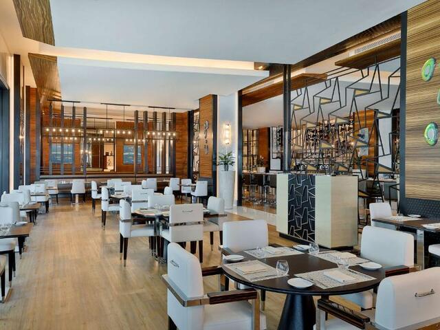 фото отеля Hilton Dubai Palm Jumeirah изображение №37